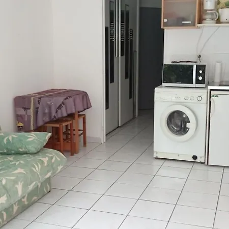 Daire 2p En Rdj Dans Avec Piscine Et Tennis, Proche Cannes Et Commodites *